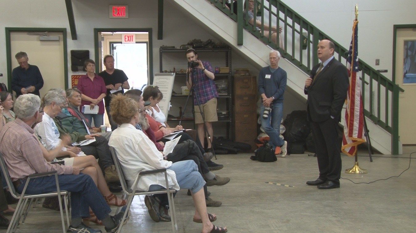 Congressman Tom Reed holds town hallstyle debate WENY News