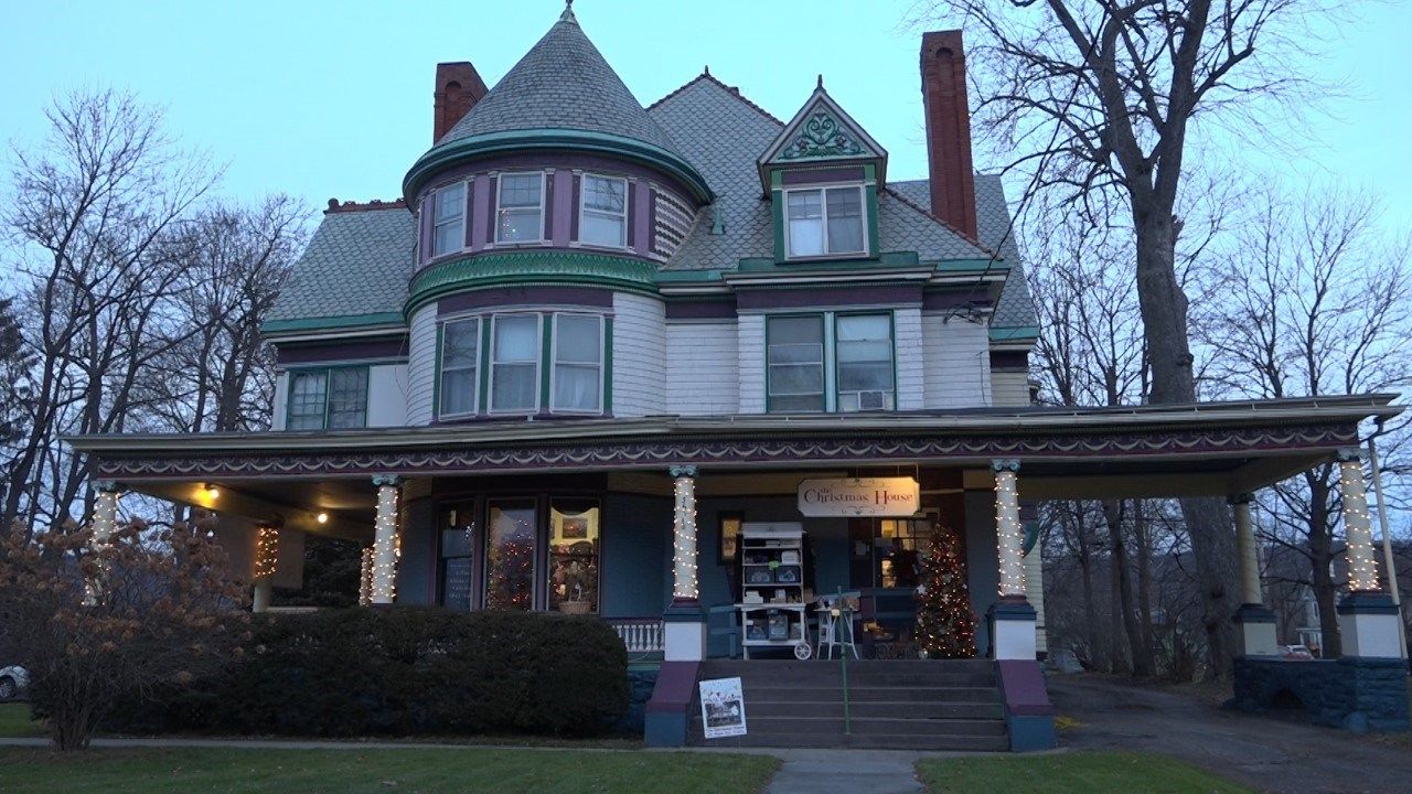 City of Elmira Honors Owners of the Christmas House WENY News